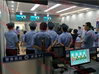 公安局领导视察射击靶场